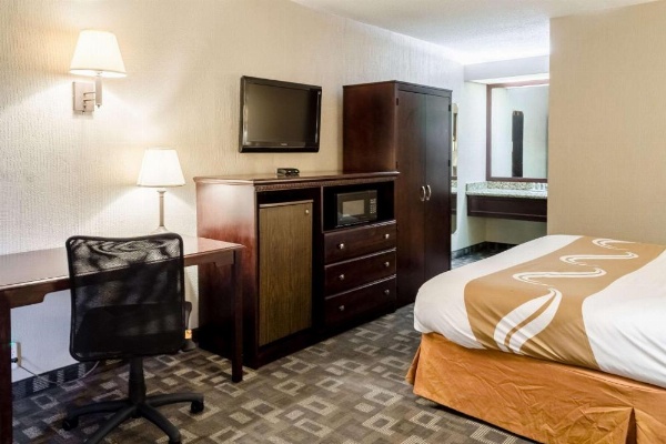 Quality Inn Moss Point image 11