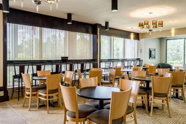 Quality Inn Moss Point image 19