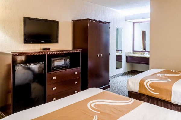 Quality Inn Moss Point image 8